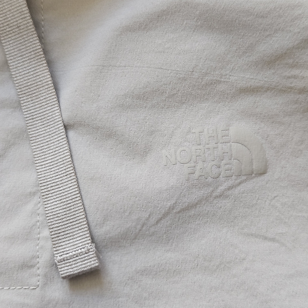Northface Lightweight Nylon Jacket - Picture 6 of 8